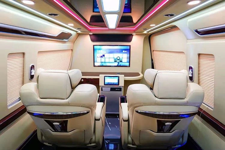 Toyota Hiace módosított haszongépjármű