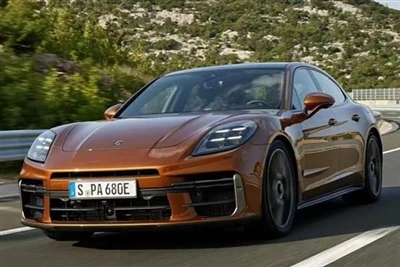 Új Porsche Panamera Hivatalos térképmegvilágítás