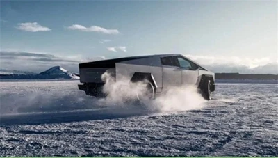 A Tesla Cybertruck nyomai