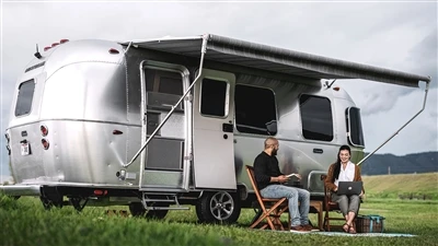 A Volkswagen furgonok továbbra is vonzzák a furgonok rajongóit