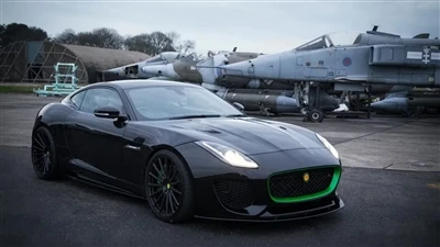 A Lister által módosított Jaguar F-Type SVR névleges fékteljesítménye 666 LE.
